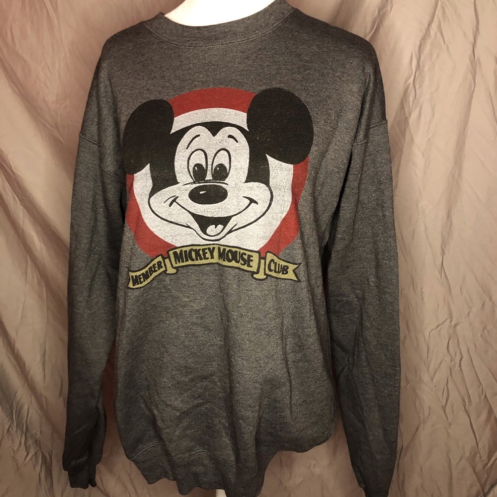 Official DISNEY merchandise crew neck !!